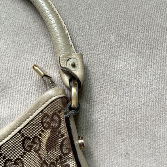 (SOLD)GUCCI Beige GG Canvas and Leather Abbey D-Ring Hobo - Picture 8 of 12